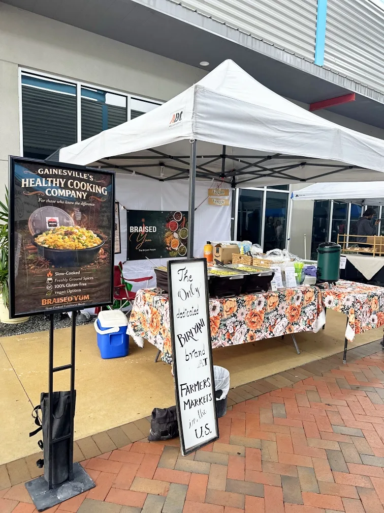 The Braised Yum booth at a Gainesville farmers market