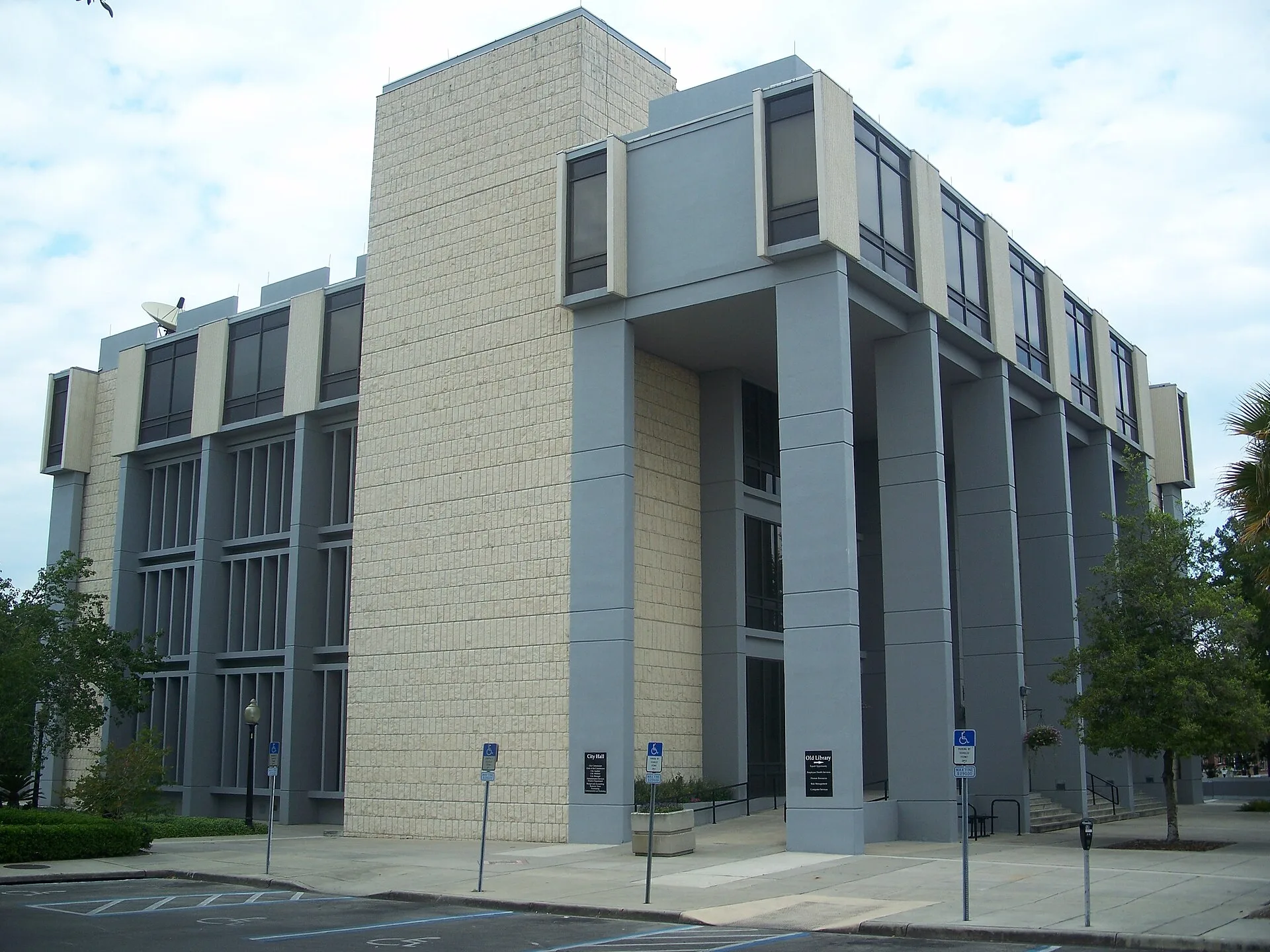 Gainesville City Hall on East University Avenue, where the City Commission meets.